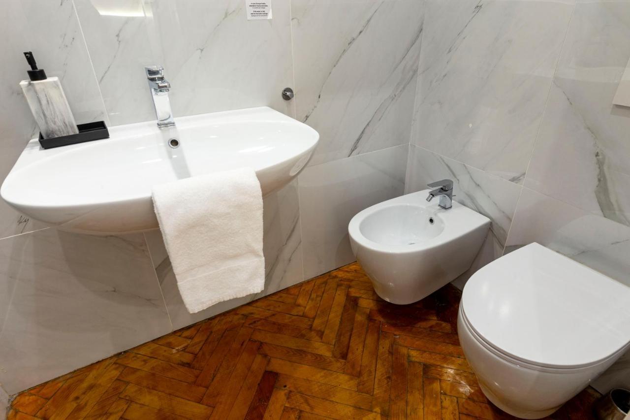 Amazing Studio In The City Center + Wifi Триест Экстерьер фото
